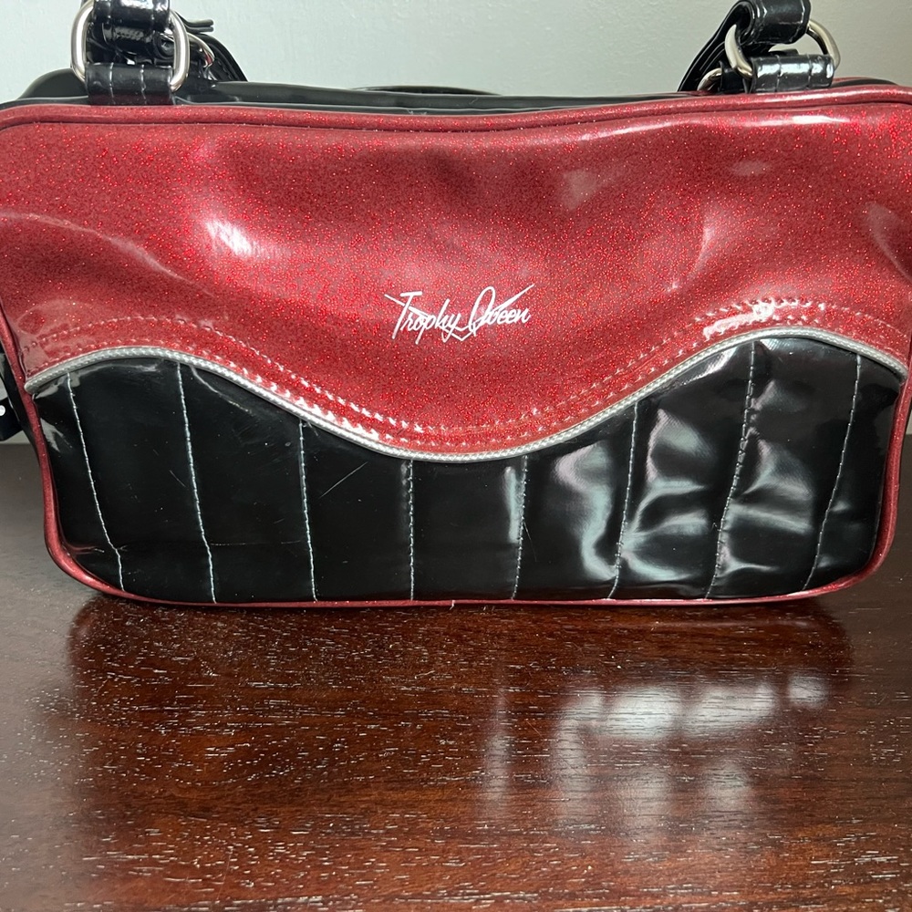 Trophy Queen purse